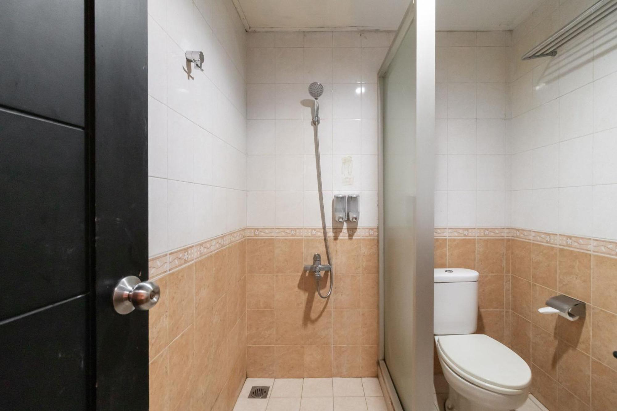Hotel Reddoorz At Jalan Gunung Sahari Jakarta Pokoj fotografie